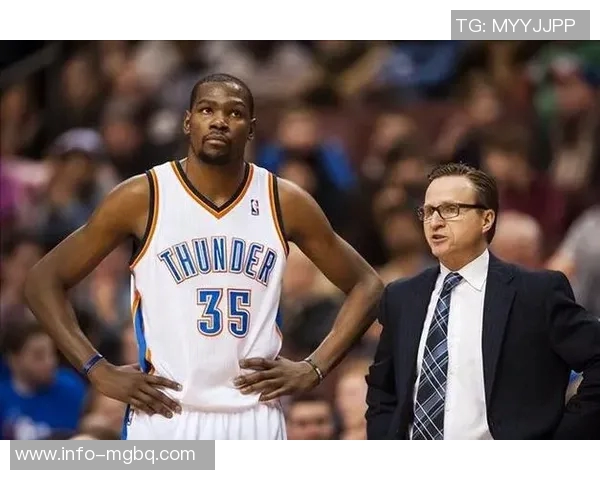 杜兰特回应身体对抗争议称雷霆与其他球队无异未曾越界 杜兰特回应身体对抗争议称雷霆与其他球队无异未曾越界